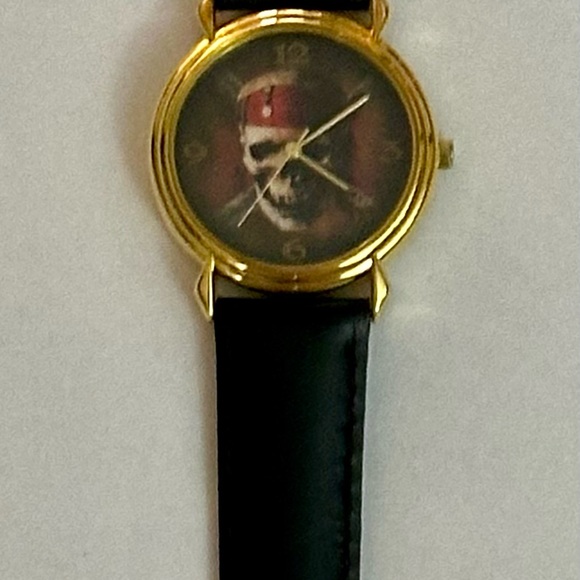 NWT Disney Pirates of the Caribbean Special Edition Collectors Series watch - Picture 4 of 7